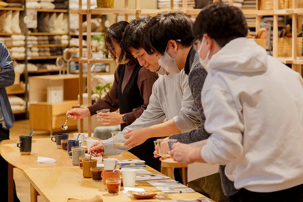 一畳の展示会「Warm Stool」の詳細画像